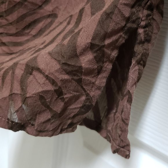 Kim Rogers Women's L Brown V Neck Button Front 3/4 Sleeve Animal Print Top - Picture 3 of 4